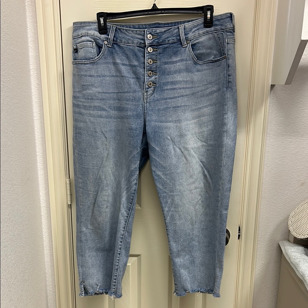 KanCan Light Wash Ankle Jeans